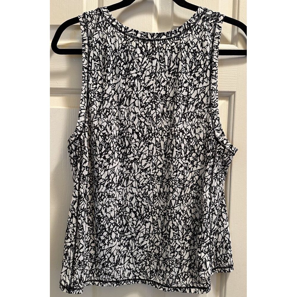 Lululemon Sole Training Tank NWOT Size 10 BWB Ice Breaker White Black Top